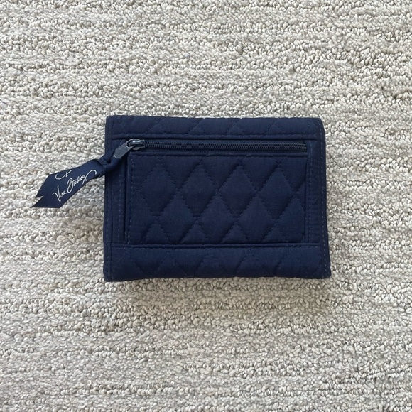 Vera Bradley Wallet Navy Blue Quilted Summer Fall Coquette Minimalist Core - Picture 2 of 3